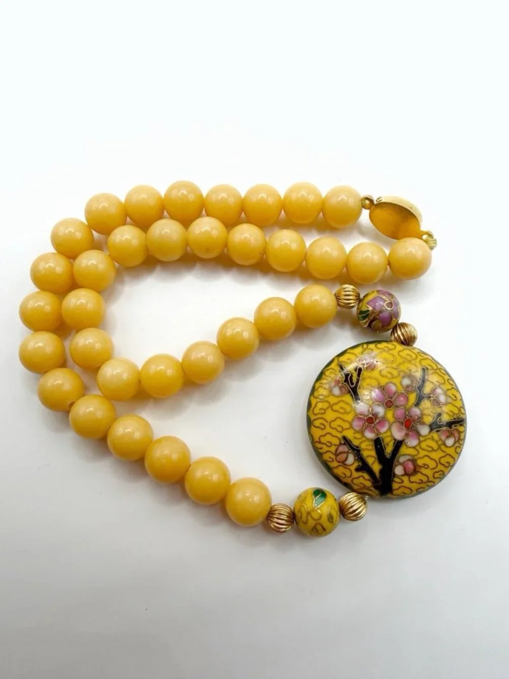Yellow Jade Jadeite Beaded Necklace With‎ Yellow Cloisonne Pendant 17”